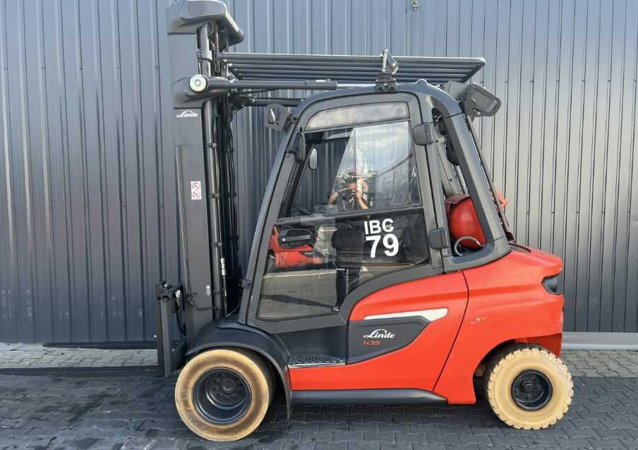 Linde H35T-01 - Chariot élévateur à gaz: photos 2 Linde H35T-01 - Chariot élévateur à gaz: photos 2