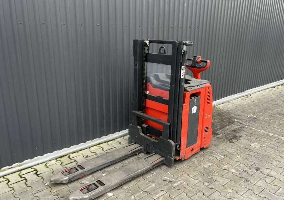 Linde L12L - Gerbeur: photos 1 Linde L12L - Gerbeur: photos 1