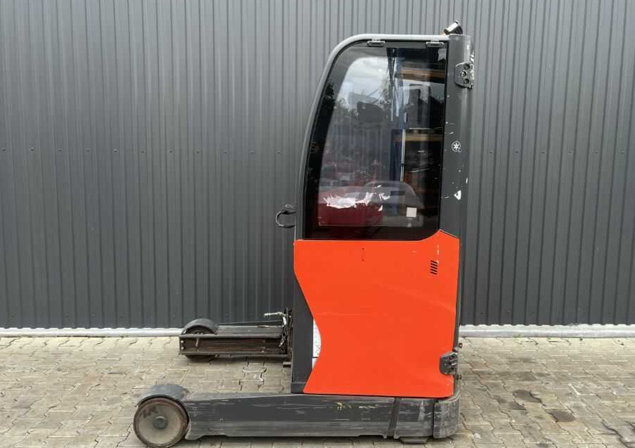 Linde R14-01 - Chariot à mât rétractable: photos 2 Linde R14-01 - Chariot à mât rétractable: photos 2