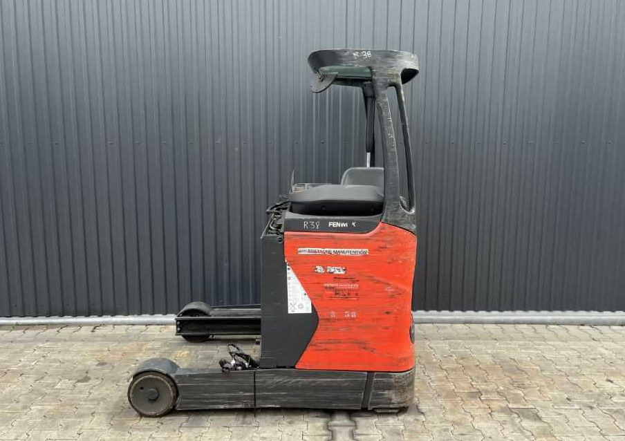 Linde R14-01 - Chariot à mât rétractable: photos 2 Linde R14-01 - Chariot à mât rétractable: photos 2