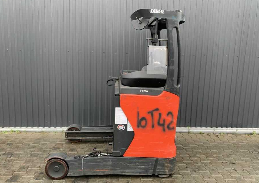 Linde R14-01 - Chariot à mât rétractable: photos 2 Linde R14-01 - Chariot à mât rétractable: photos 2