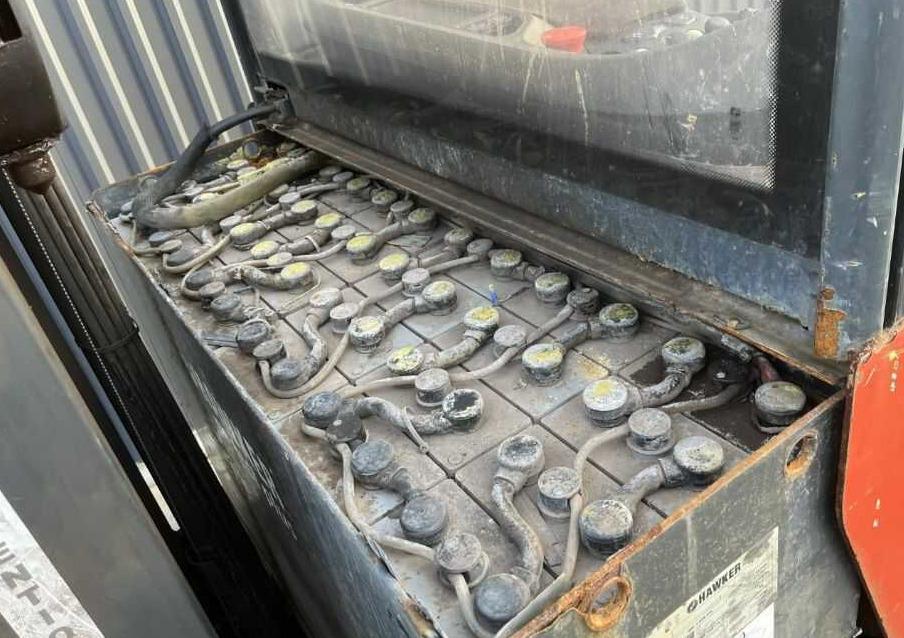 Linde R16HD-01 - Chariot à mât rétractable: photos 5 Linde R16HD-01 - Chariot à mât rétractable: photos 5