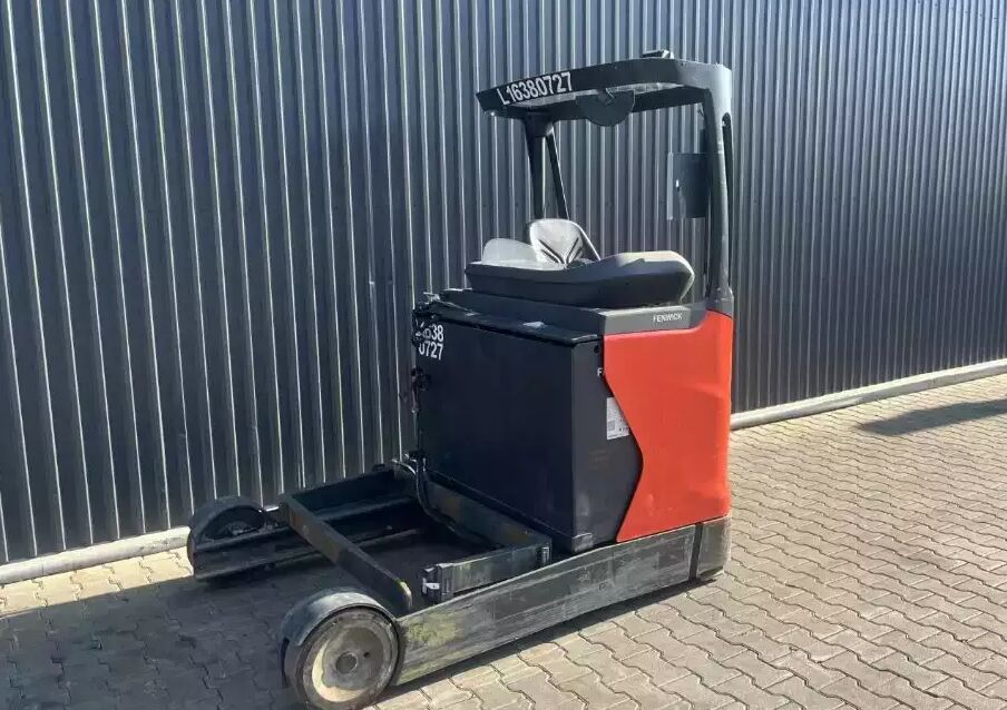Linde R20HD-01 - Chariot à mât rétractable: photos 1 Linde R20HD-01 - Chariot à mât rétractable: photos 1
