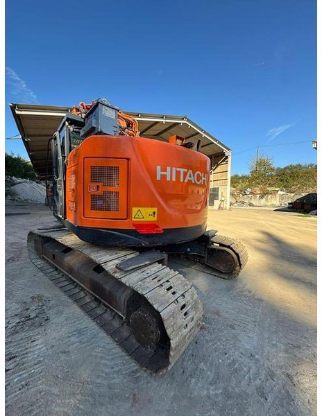 Hitachi ZX225USLC-6 - Pelle: photos 1 Hitachi ZX225USLC-6 - Pelle: photos 1