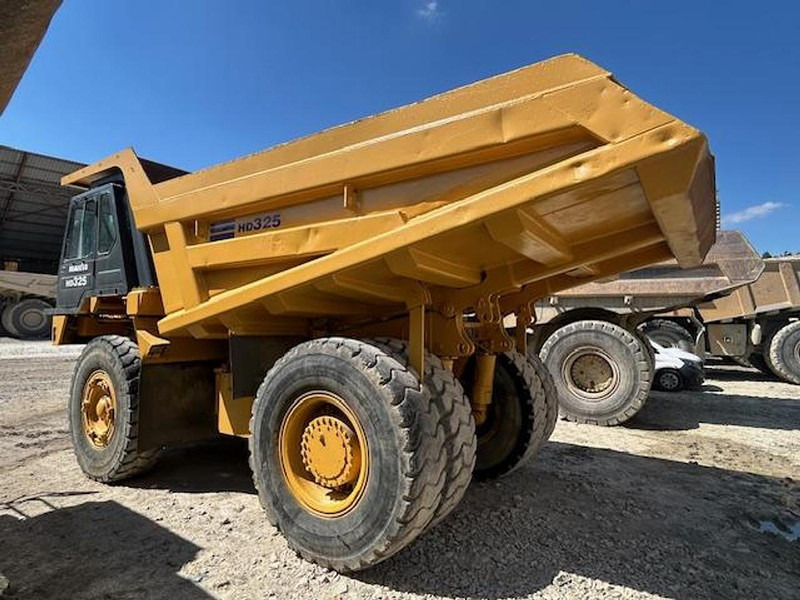 Komatsu HD325-6KE - Tombereau: photos 5 Komatsu HD325-6KE - Tombereau: photos 5