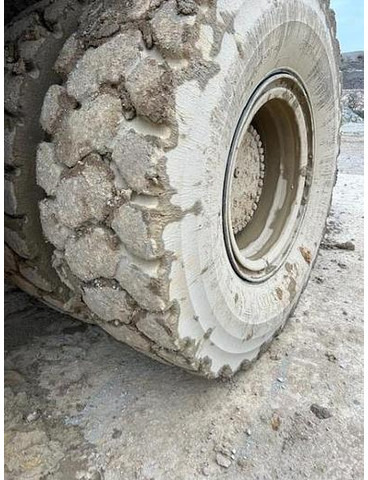 Komatsu HD605-7 - Tombereau: photos 4 Komatsu HD605-7 - Tombereau: photos 4