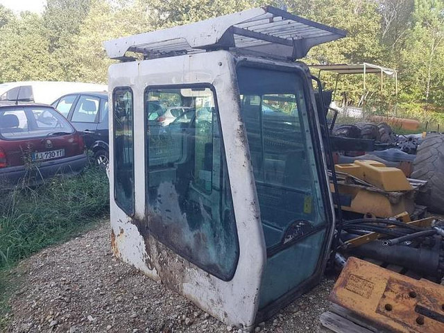 Liebherr A904 R904 A914 R914 A924 R924 A934 R934 A944 R944 A954 R954 - - Cabine et intérieur: photos 3 Liebherr A904 R904 A914 R914 A924 R924 A934 R934 A944 R944 A954 R954 - - Cabine et intérieur: photos 3