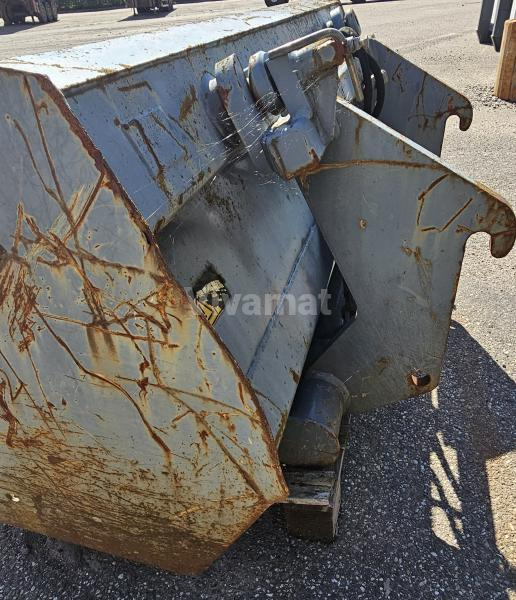 Volvo standard 7t - Godet pour chargeur pour Engins de chantier: photos 4 Volvo standard 7t - Godet pour chargeur pour Engins de chantier: photos 4