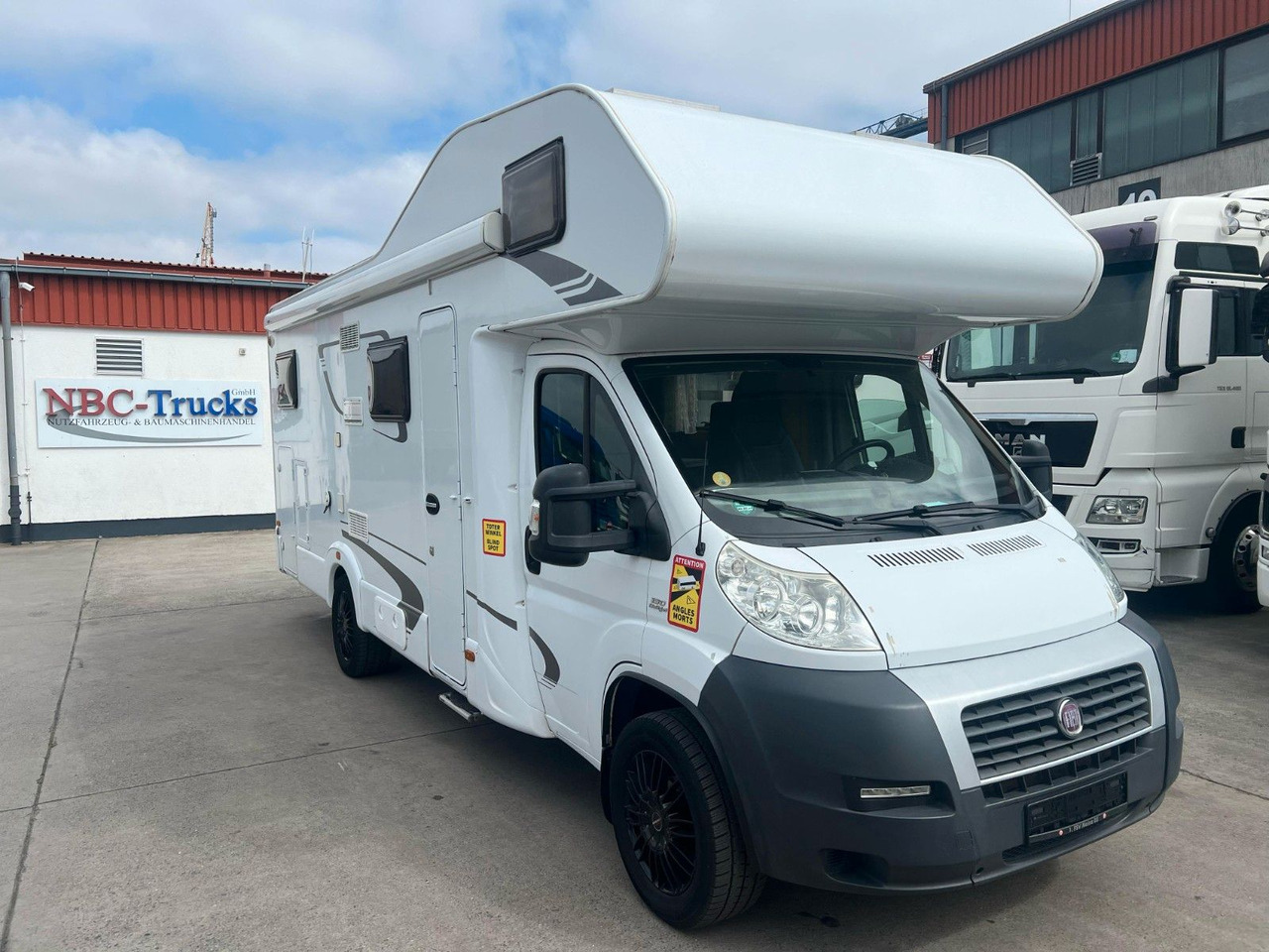 Fiat DUCATO 130 MULTIJET *KÜCHE*BAD*SCHLAFBEREICH* - Camping-car capucine: photos 1 Fiat DUCATO 130 MULTIJET *KÜCHE*BAD*SCHLAFBEREICH* - Camping-car capucine: photos 1