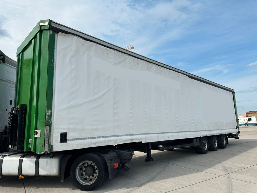 Kögel SN 24 * GETRÄNKE * HUBDACH * SAF-ACHSEN * - Semi-remorque pour le transport de boissons: photos 2 Kögel SN 24 * GETRÄNKE * HUBDACH * SAF-ACHSEN * - Semi-remorque pour le transport de boissons: photos 2