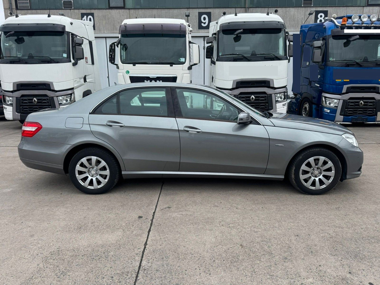 Mercedes-Benz E 200 CGI * PDC VORNE UND HINTEN * 2. HAND * - Berline: photos 4 Mercedes-Benz E 200 CGI * PDC VORNE UND HINTEN * 2. HAND * - Berline: photos 4