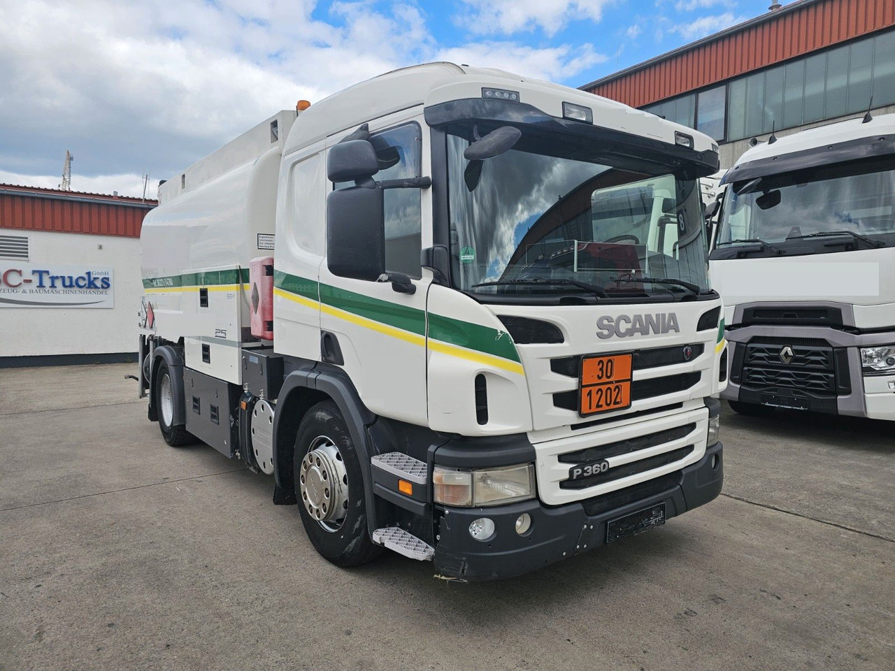 Scania P 360 * OBER/-UNTER * 3 KAMMER * BENZIN * - Camion citerne: photos 3 Scania P 360 * OBER/-UNTER * 3 KAMMER * BENZIN * - Camion citerne: photos 3