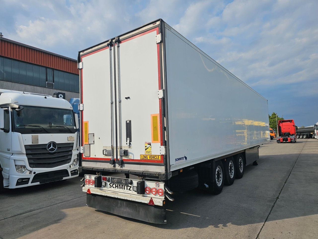 Schmitz Cargobull NKS * DOPPELST. * UNFALL * THERMOK. * LIFT * - Semi-remorque frigorifique: photos 5 Schmitz Cargobull NKS * DOPPELST. * UNFALL * THERMOK. * LIFT * - Semi-remorque frigorifique: photos 5