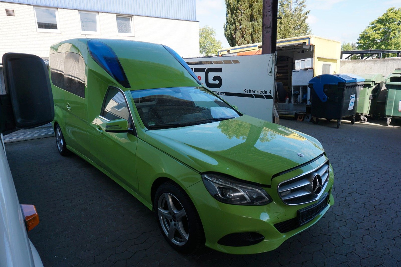 Mercedes-Benz E 300 Binz VF212 KTW - Ambulance: photos 1 Mercedes-Benz E 300 Binz VF212 KTW - Ambulance: photos 1