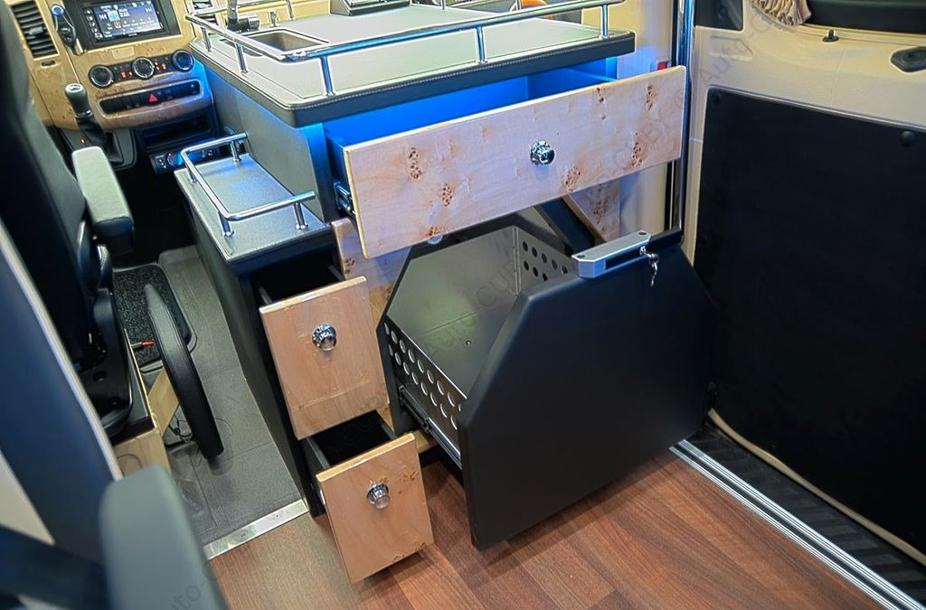 Minibus, Transport de personnes Mercedes-Benz Sprinter 319 VIP 8+1: photos 9