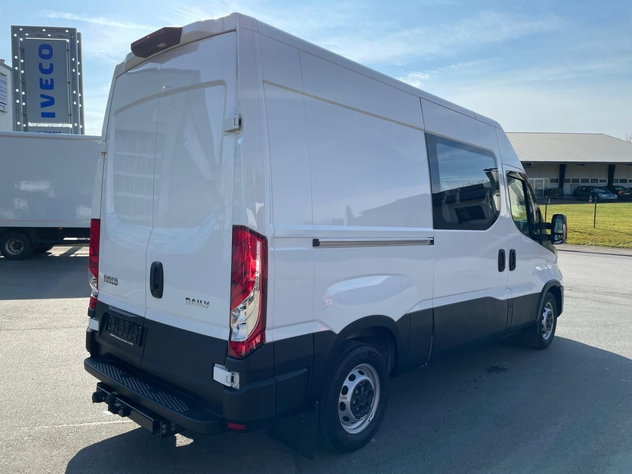 Iveco Daily 35S16A8 CRV MY22 Euro6 Klima AHK Navi ZV - Fourgon utilitaire: photos 3 Iveco Daily 35S16A8 CRV MY22 Euro6 Klima AHK Navi ZV - Fourgon utilitaire: photos 3