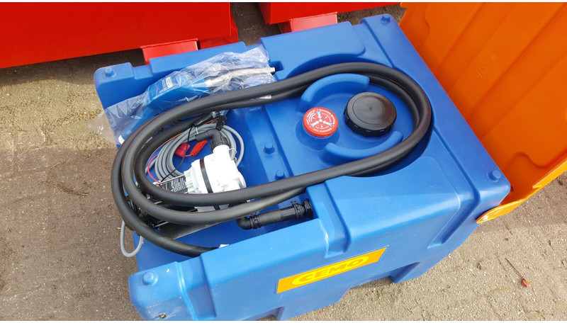 ADBLUE tank - Camion citerne: photos 2 ADBLUE tank - Camion citerne: photos 2