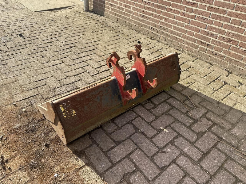 Bakkenset CW 05 - Godet pour Pelle: photos 2 Bakkenset CW 05 - Godet pour Pelle: photos 2