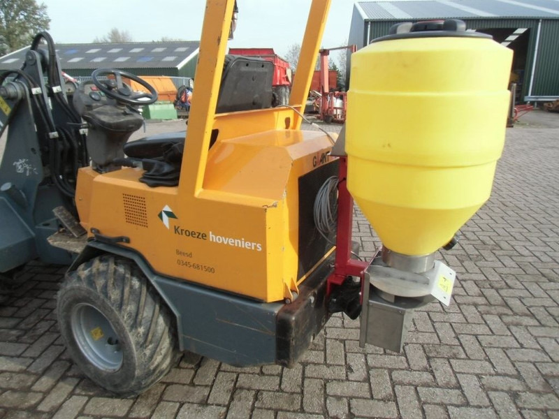 COMBI en zoutstrooier - Engin de déneigement: photos 2 COMBI en zoutstrooier - Engin de déneigement: photos 2