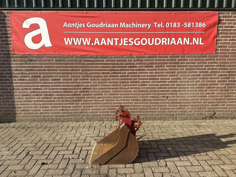 CW05 - Godet pour Pelle: photos 1 CW05 - Godet pour Pelle: photos 1