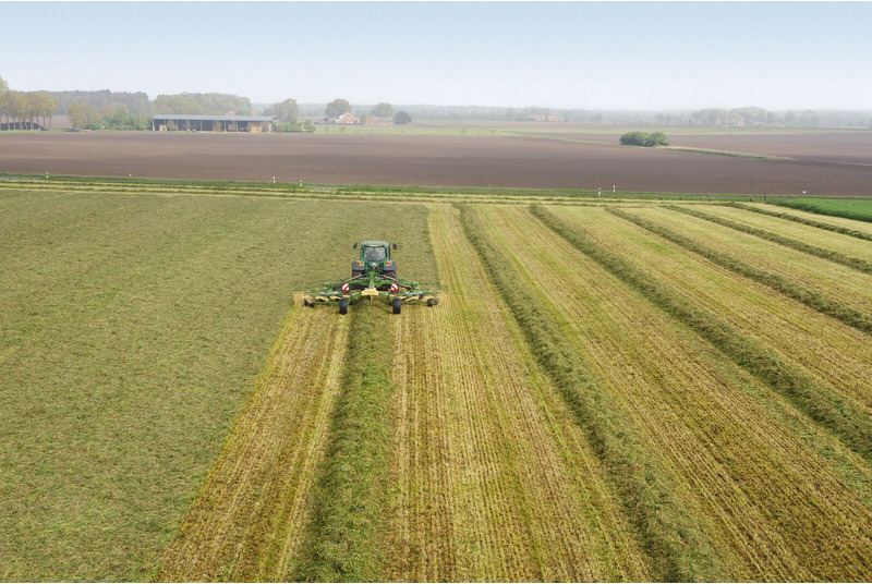 Krone Middenaflegharken met twee elementen - Faneuse: photos 4 Krone Middenaflegharken met twee elementen - Faneuse: photos 4