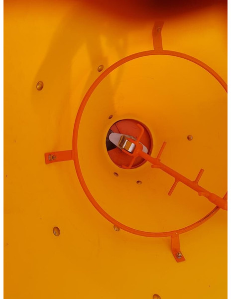 Pronar PS250M - Epandeur de sable: photos 2 Pronar PS250M - Epandeur de sable: photos 2