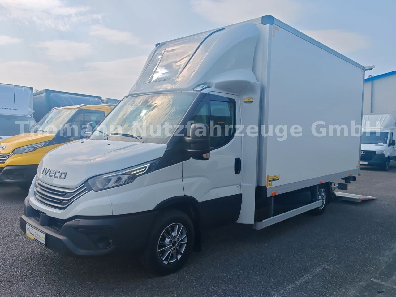 Iveco Daily 35S18 Koffer + LBW Navi/ACC Tempomat - Fourgon grand volume: photos 3 Iveco Daily 35S18 Koffer + LBW Navi/ACC Tempomat - Fourgon grand volume: photos 3