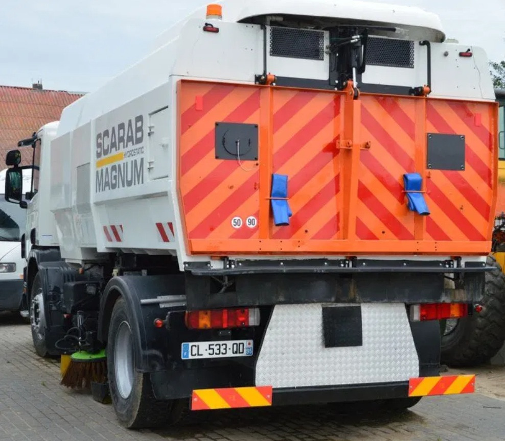 SCANIA 220 Scarab Magnum - Balayeuse de voirie: photos 5 SCANIA 220 Scarab Magnum - Balayeuse de voirie: photos 5