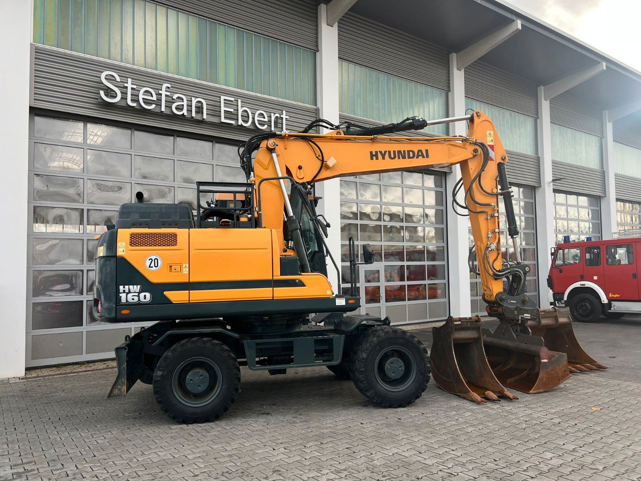 Hyundai HW 160 / OQ 65 / nur 714h! / Löffelpaket - Autre matériel: photos 2 Hyundai HW 160 / OQ 65 / nur 714h! / Löffelpaket - Autre matériel: photos 2