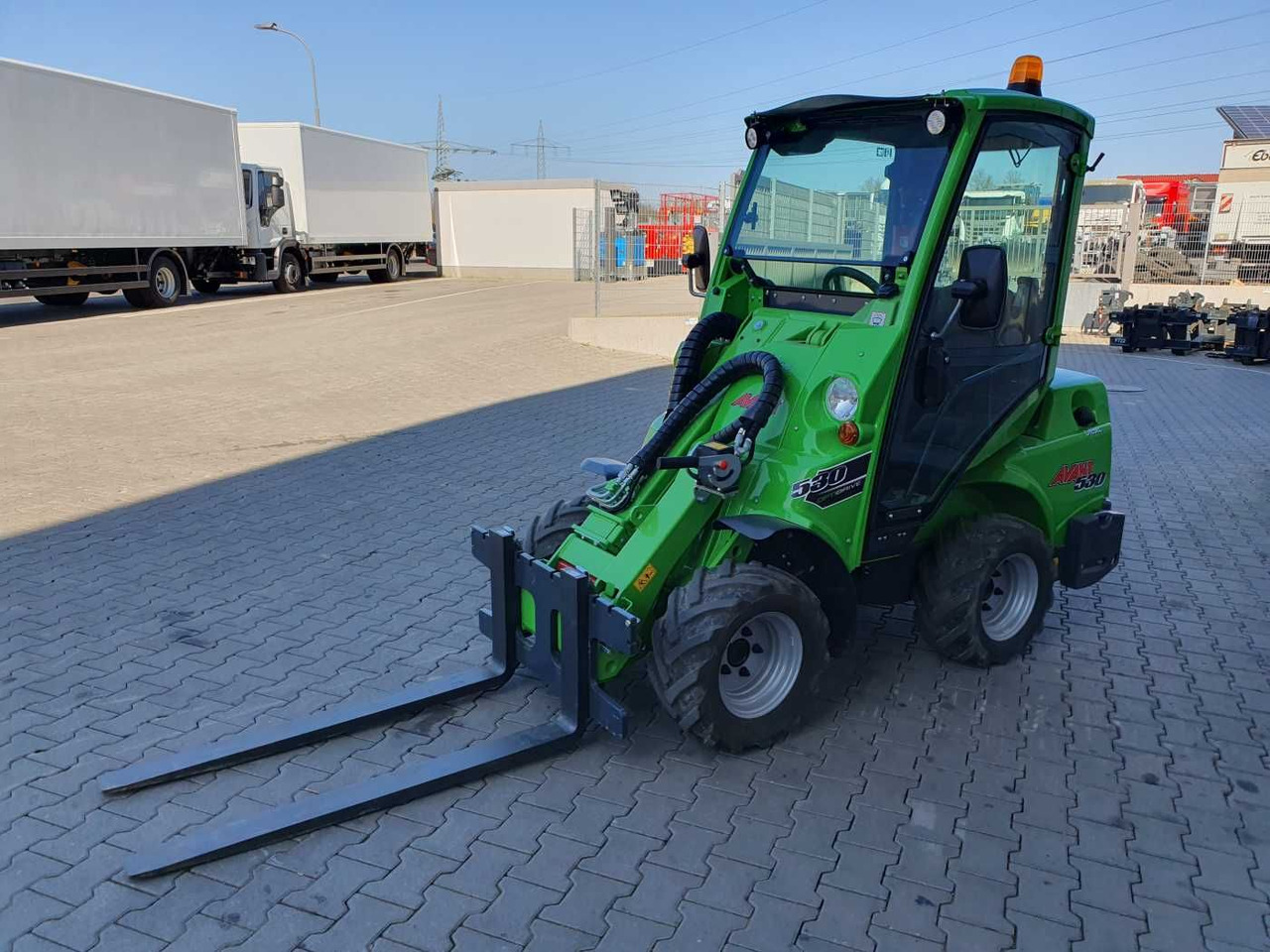 Chargeuse sur pneus Avant Tecno 530 / nur 126h! /  Inkl. Anbaugeräte! / 2018: photos 9 Chargeuse sur pneus Avant Tecno 530 / nur 126h! /  Inkl. Anbaugeräte! / 2018: photos 9