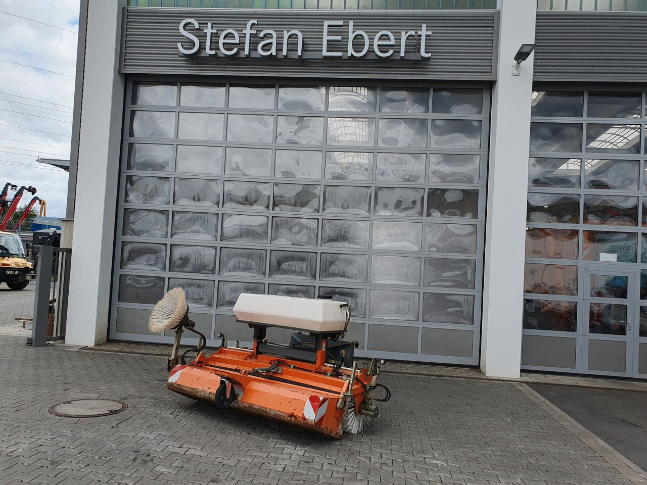 Bema 25 Dual Kehrmaschine / 2.050 mm / 2020 - Brosse: photos 1 Bema 25 Dual Kehrmaschine / 2.050 mm / 2020 - Brosse: photos 1