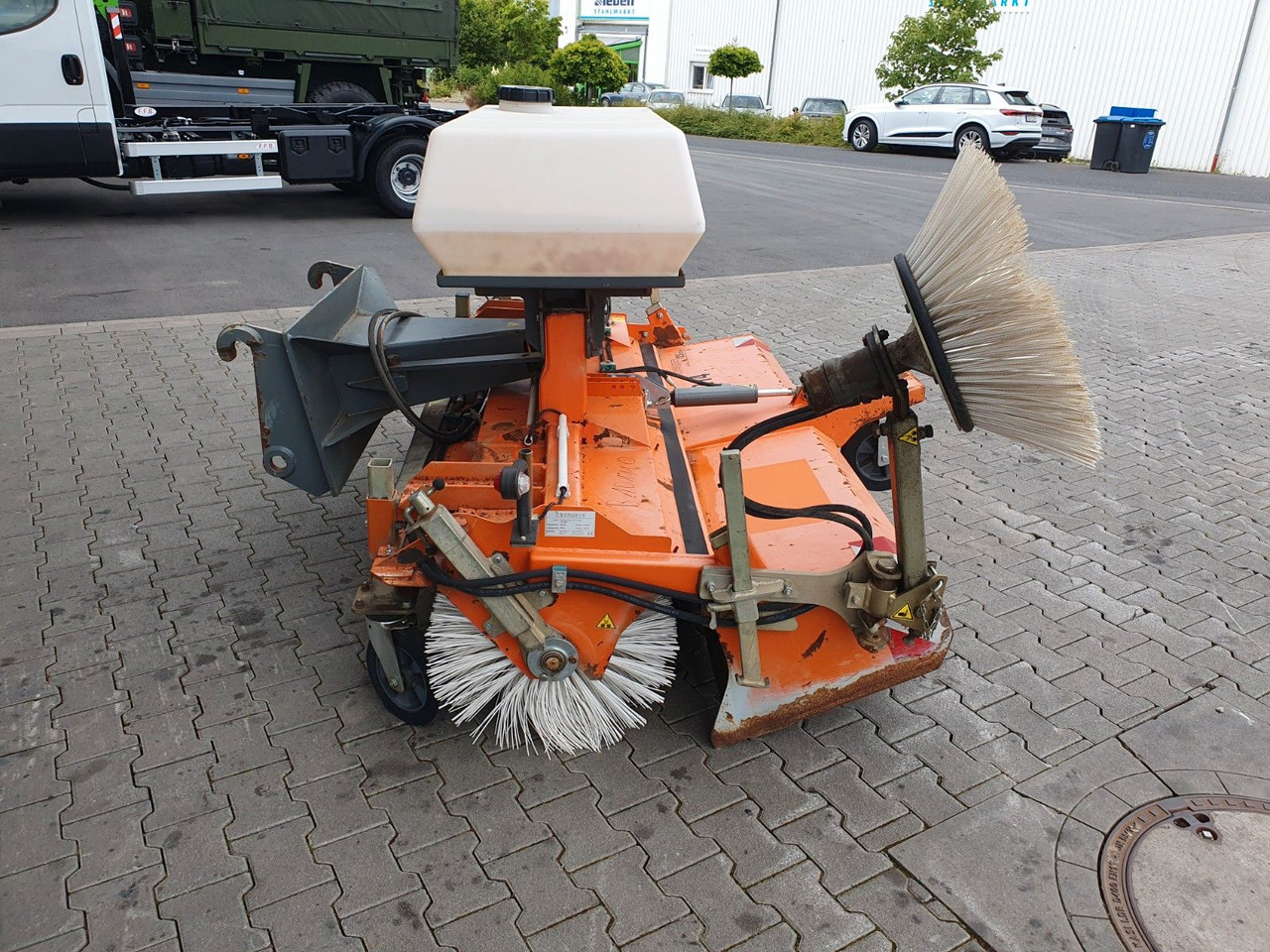 Bema 25 Dual Kehrmaschine / 2.050 mm / 2020 - Brosse: photos 5 Bema 25 Dual Kehrmaschine / 2.050 mm / 2020 - Brosse: photos 5