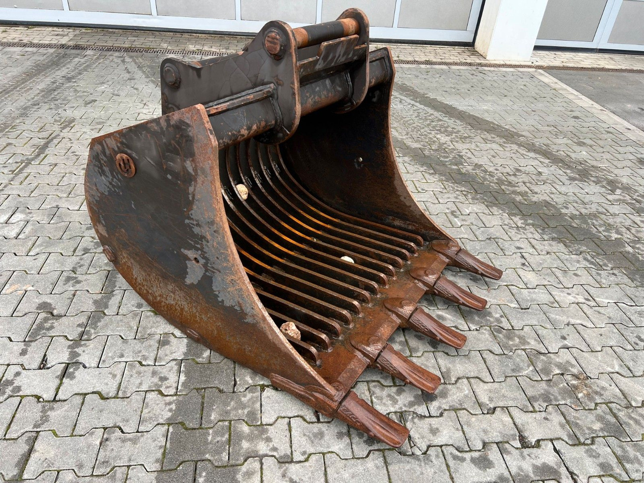 Henle K5S Sieblöffel / Löffel / OQ65 / 2020 - Godet pour pelle: photos 2 Henle K5S Sieblöffel / Löffel / OQ65 / 2020 - Godet pour pelle: photos 2