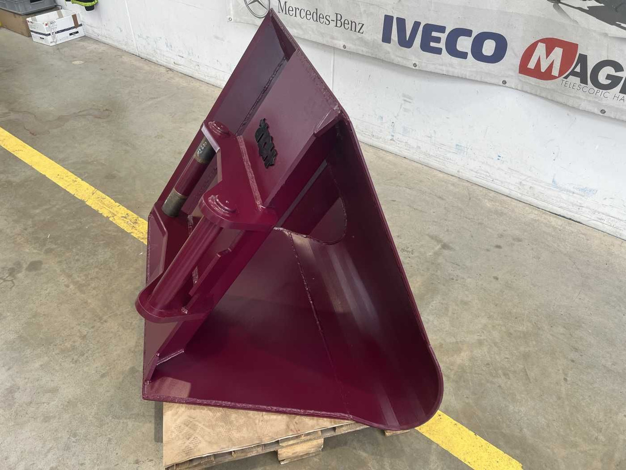 Holp VarioLöffel / VL.112.400 / OQ60-5 / HARDOX - Godet: photos 2 Holp VarioLöffel / VL.112.400 / OQ60-5 / HARDOX - Godet: photos 2