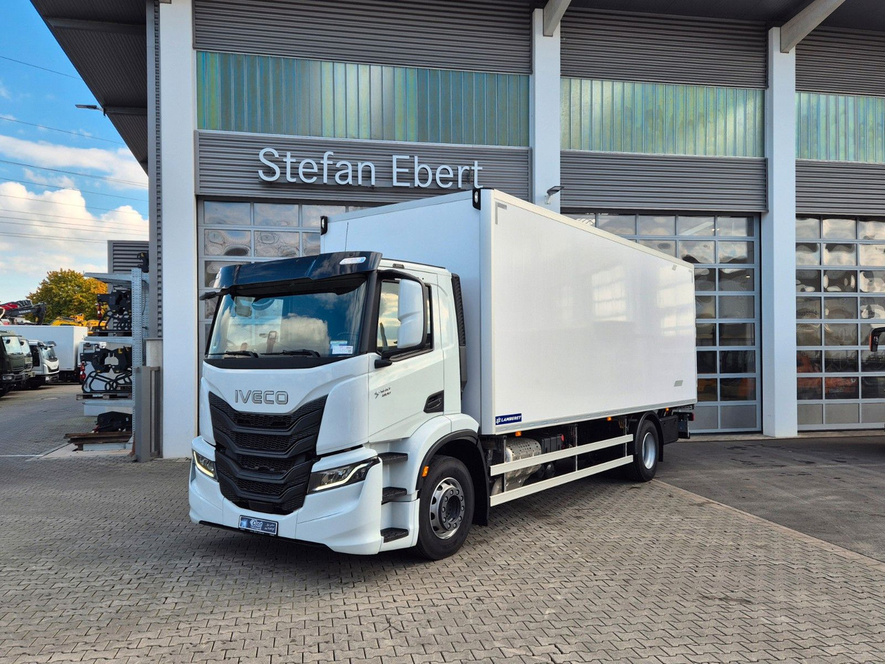 Iveco AD190S40/FP Lamberet Mitsubishi LBW Tür AHK - Camion frigorifique: photos 1 Iveco AD190S40/FP Lamberet Mitsubishi LBW Tür AHK - Camion frigorifique: photos 1