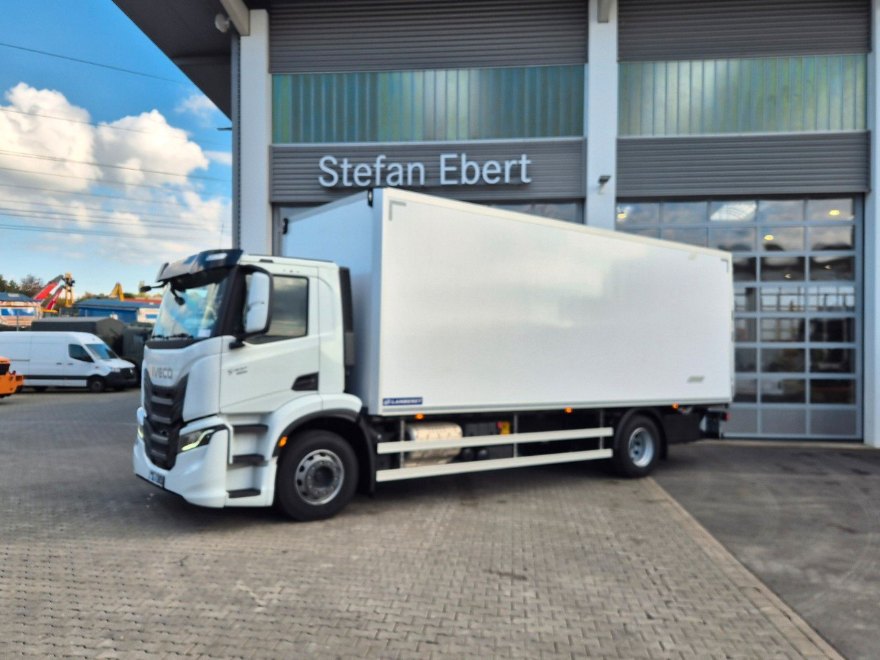 Iveco AD190S40/FP Lamberet Mitsubishi LBW Tür AHK - Camion frigorifique: photos 3 Iveco AD190S40/FP Lamberet Mitsubishi LBW Tür AHK - Camion frigorifique: photos 3