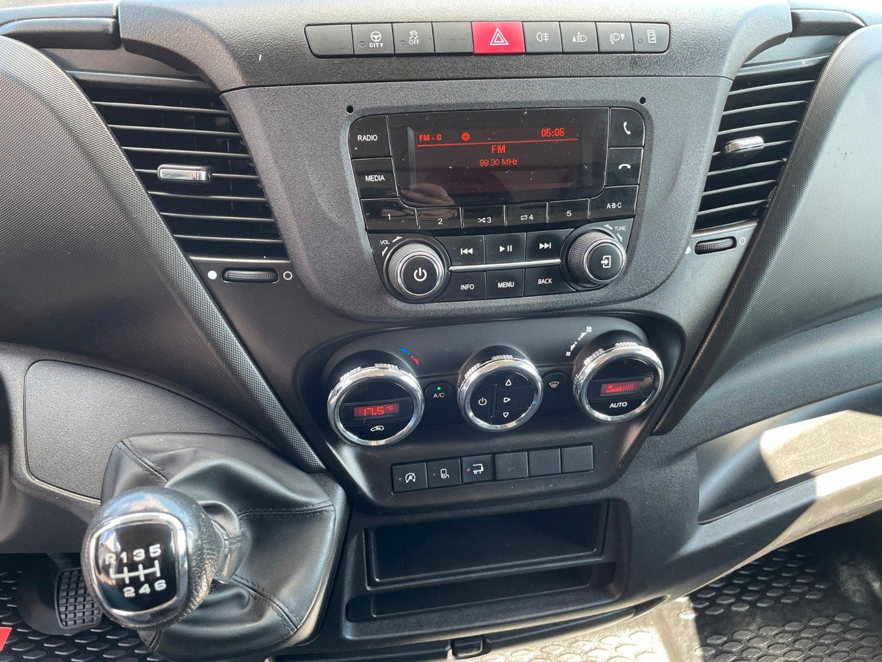 Fourgon grand volume Iveco Daily 35S16 *Koffer*LBW*Klima*: photos 11 Fourgon grand volume Iveco Daily 35S16 *Koffer*LBW*Klima*: photos 11