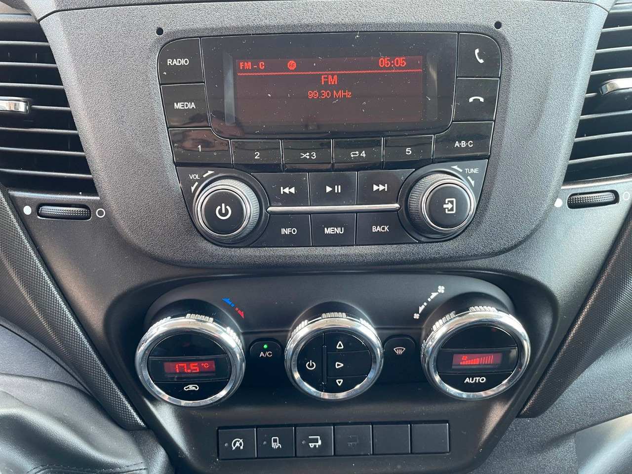 Fourgon grand volume Iveco Daily 35S16 *Koffer*LBW*Klima*: photos 12 Fourgon grand volume Iveco Daily 35S16 *Koffer*LBW*Klima*: photos 12