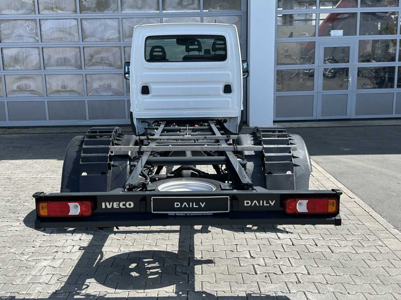 Iveco Daily 50C18 H 3.0L *R4.350mm*Klima* - Châssis cabine: photos 4 Iveco Daily 50C18 H 3.0L *R4.350mm*Klima* - Châssis cabine: photos 4