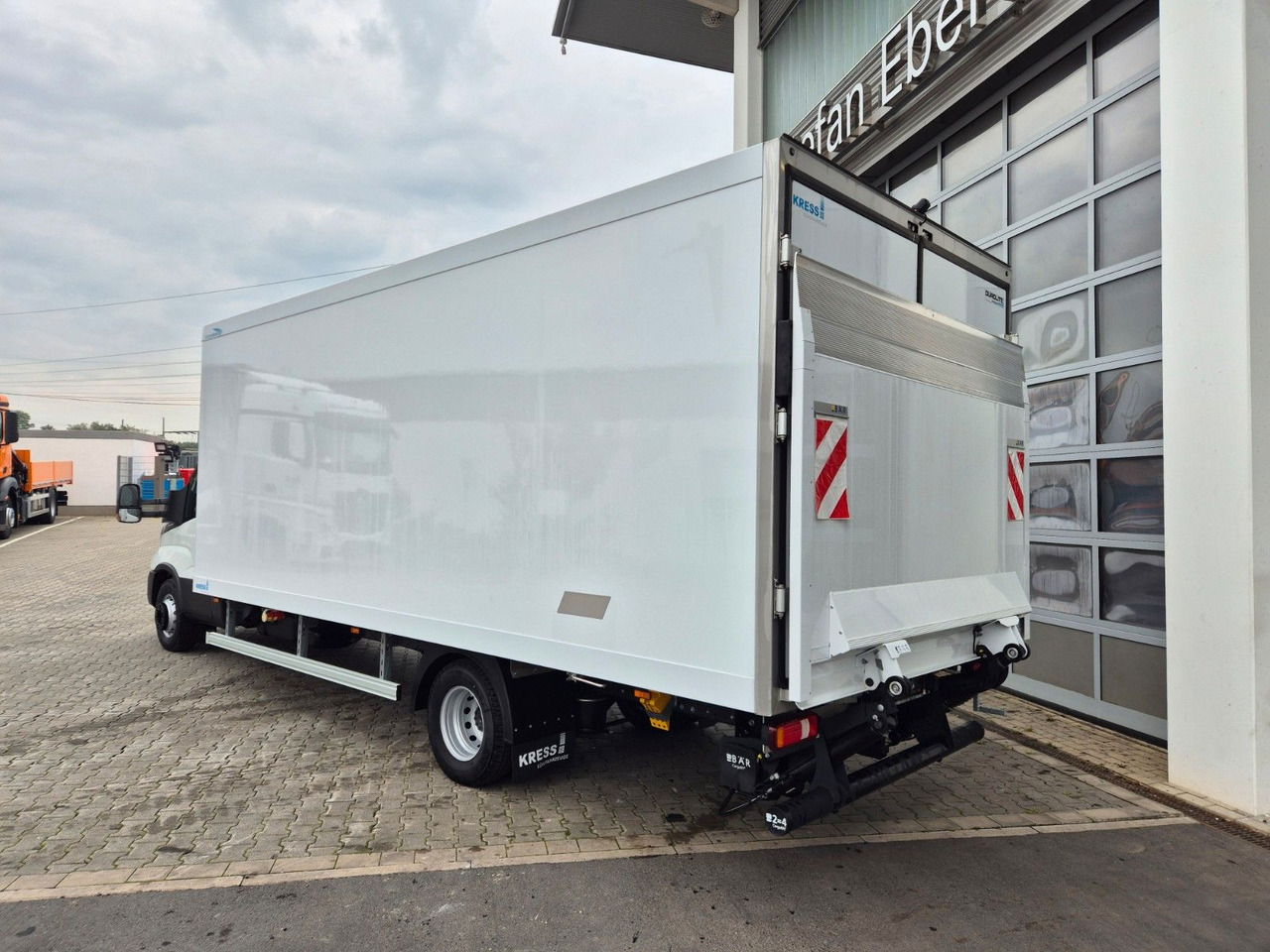 Iveco Daily 70C18 A8 3.0L *R5.100mm*LBW*Luft*Automatik - Utilitaire frigorifique: photos 5 Iveco Daily 70C18 A8 3.0L *R5.100mm*LBW*Luft*Automatik - Utilitaire frigorifique: photos 5