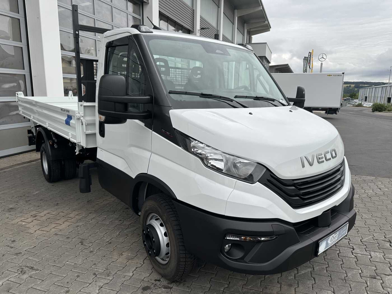Iveco Daily 70C18H 3-S.-Kipper *R3.750mm*2xAHK* - Utilitaire benne: photos 3 Iveco Daily 70C18H 3-S.-Kipper *R3.750mm*2xAHK* - Utilitaire benne: photos 3