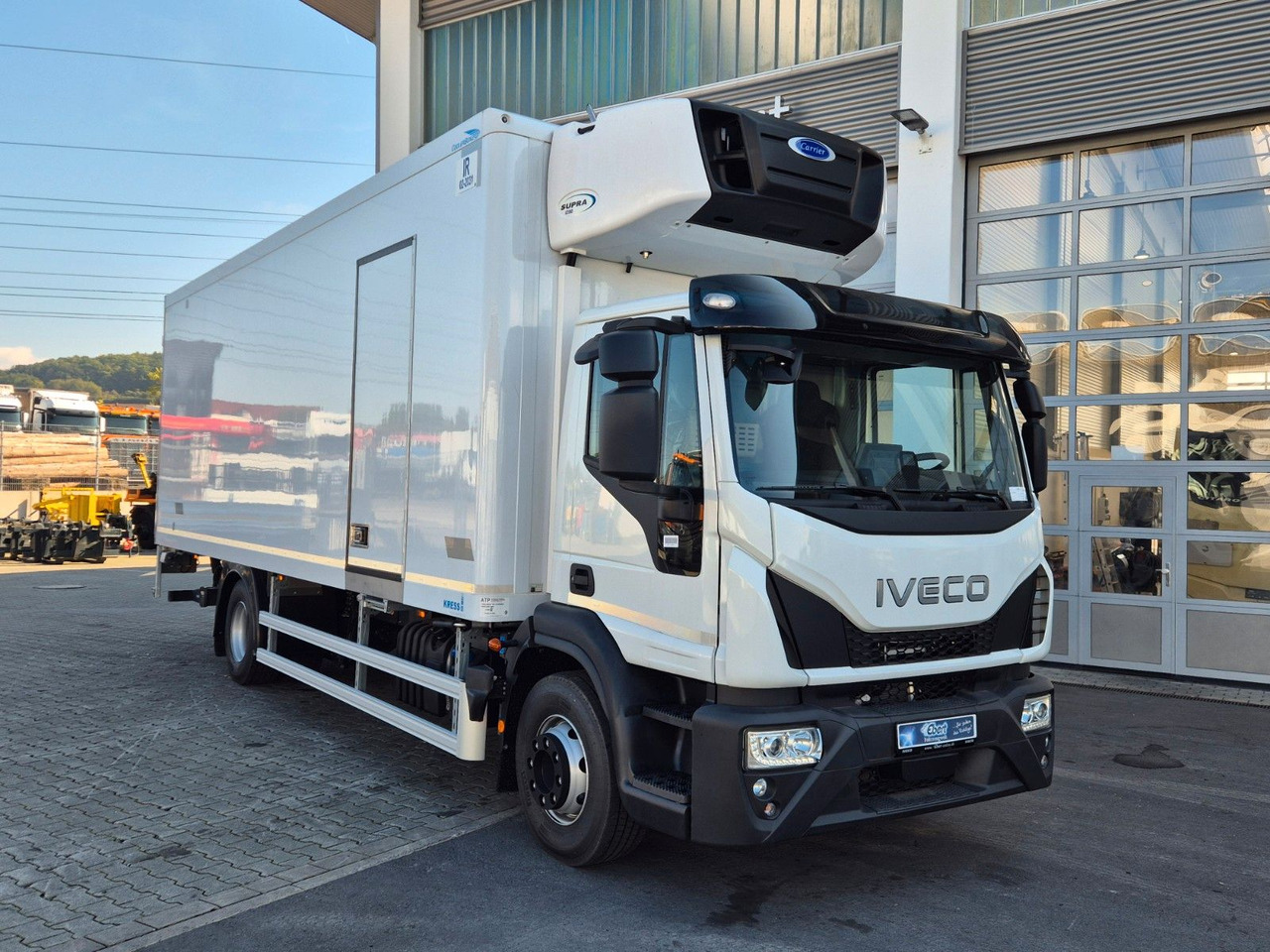 Iveco Eurocargo ML160E28/P Carrier Supra 1250 LBW Tür - Camion frigorifique: photos 2 Iveco Eurocargo ML160E28/P Carrier Supra 1250 LBW Tür - Camion frigorifique: photos 2