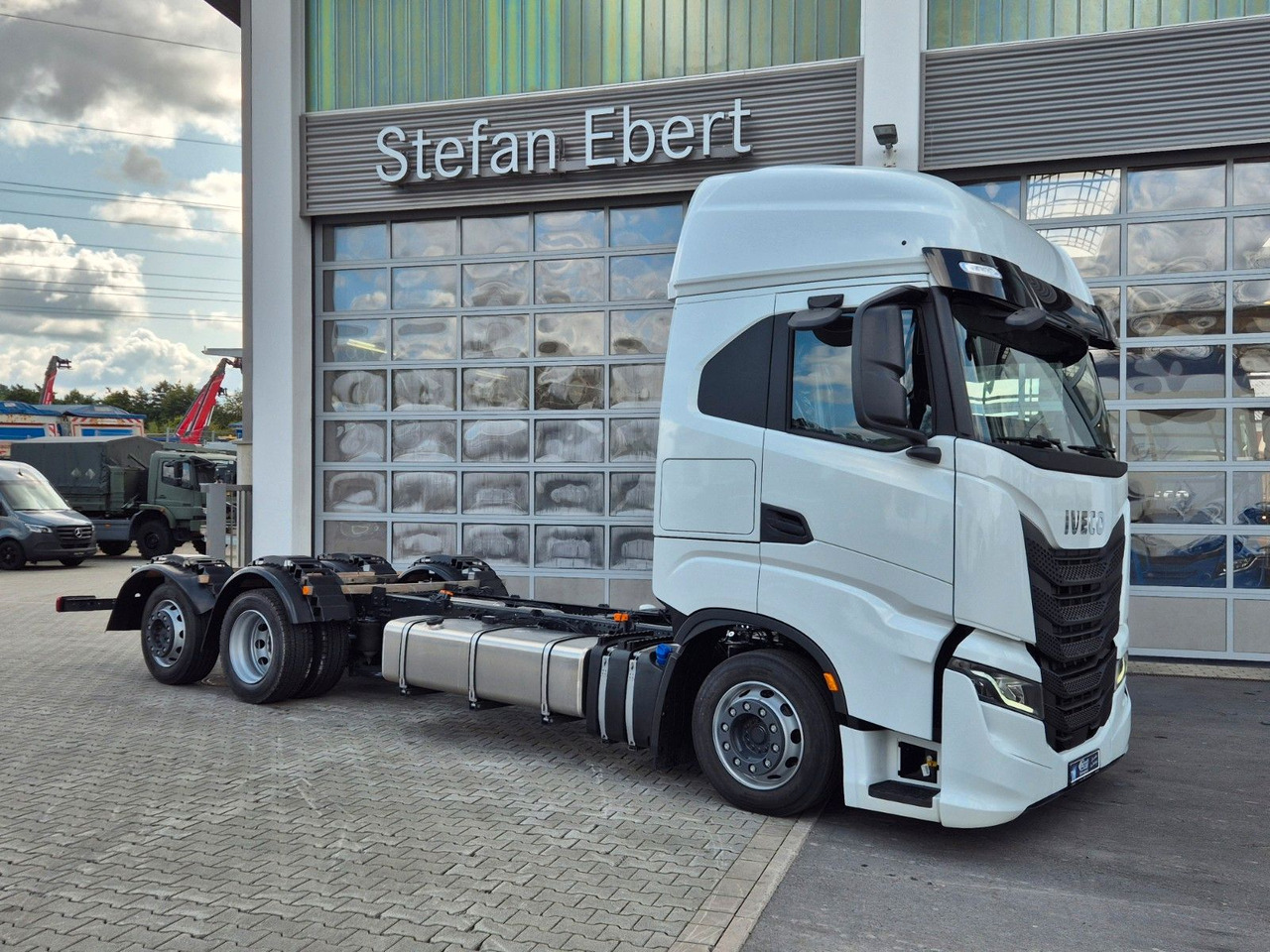 Iveco S-Way AS260S46Y/FP 6x2 Intarder Standklima - Châssis cabine: photos 2 Iveco S-Way AS260S46Y/FP 6x2 Intarder Standklima - Châssis cabine: photos 2