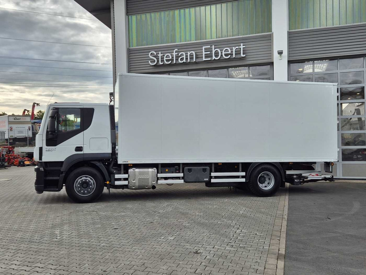 Iveco Stralis AT190S42 FP D HI-ROAD LBW faltbar EU6 - Camion fourgon: photos 4 Iveco Stralis AT190S42 FP D HI-ROAD LBW faltbar EU6 - Camion fourgon: photos 4