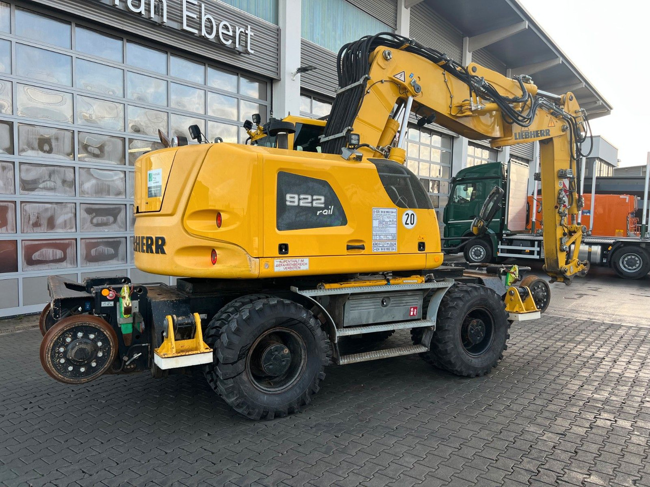 Liebherr A922 Rail Litronic / 8.277h / Bahnzulassung 2030 - Pelle sur pneus: photos 4 Liebherr A922 Rail Litronic / 8.277h / Bahnzulassung 2030 - Pelle sur pneus: photos 4