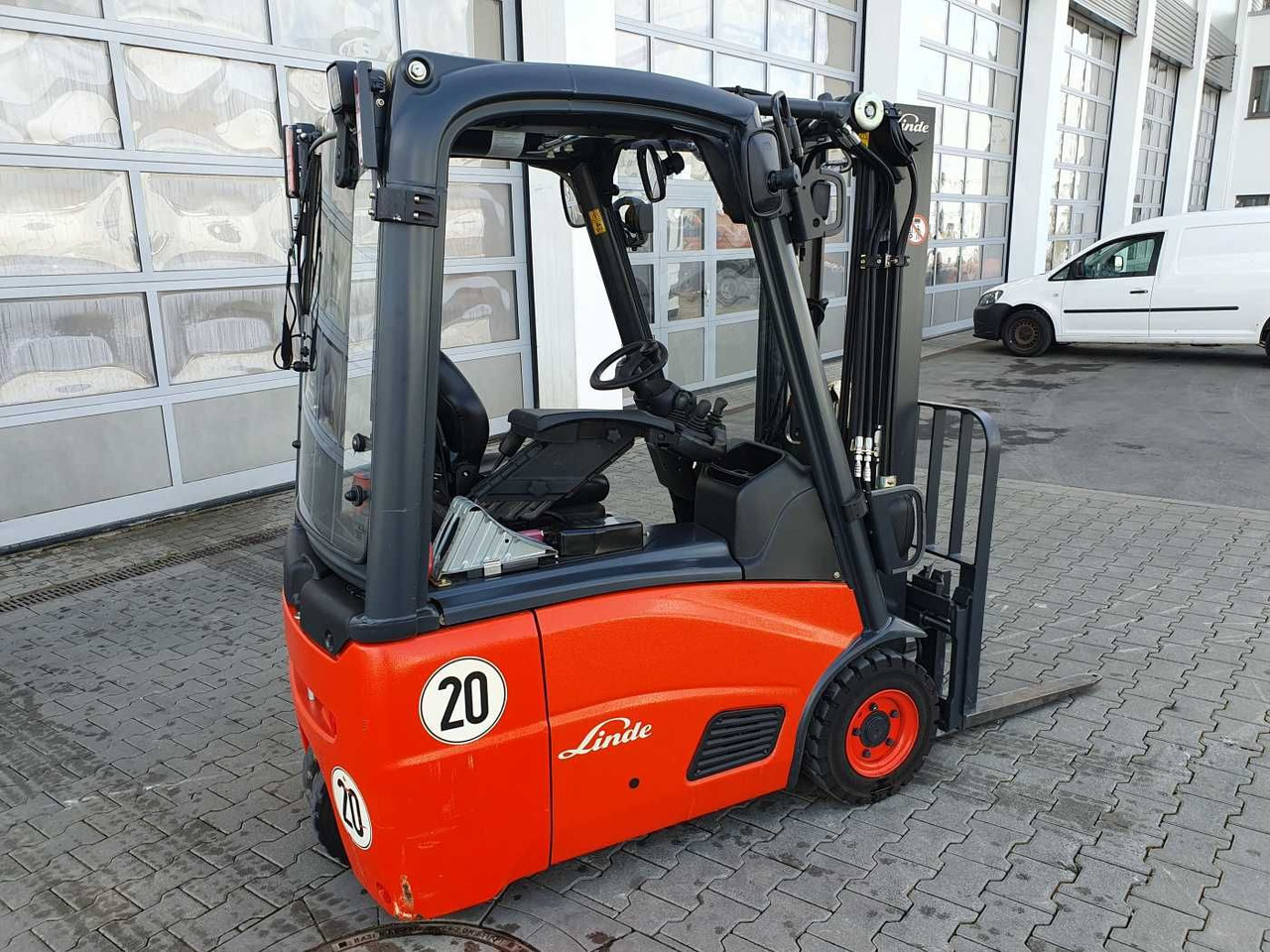 Linde E14 - 01 / 2024 / Duplex: 4.10m! / SS / nur 534h - Chariot élévateur électrique: photos 4 Linde E14 - 01 / 2024 / Duplex: 4.10m! / SS / nur 534h - Chariot élévateur électrique: photos 4