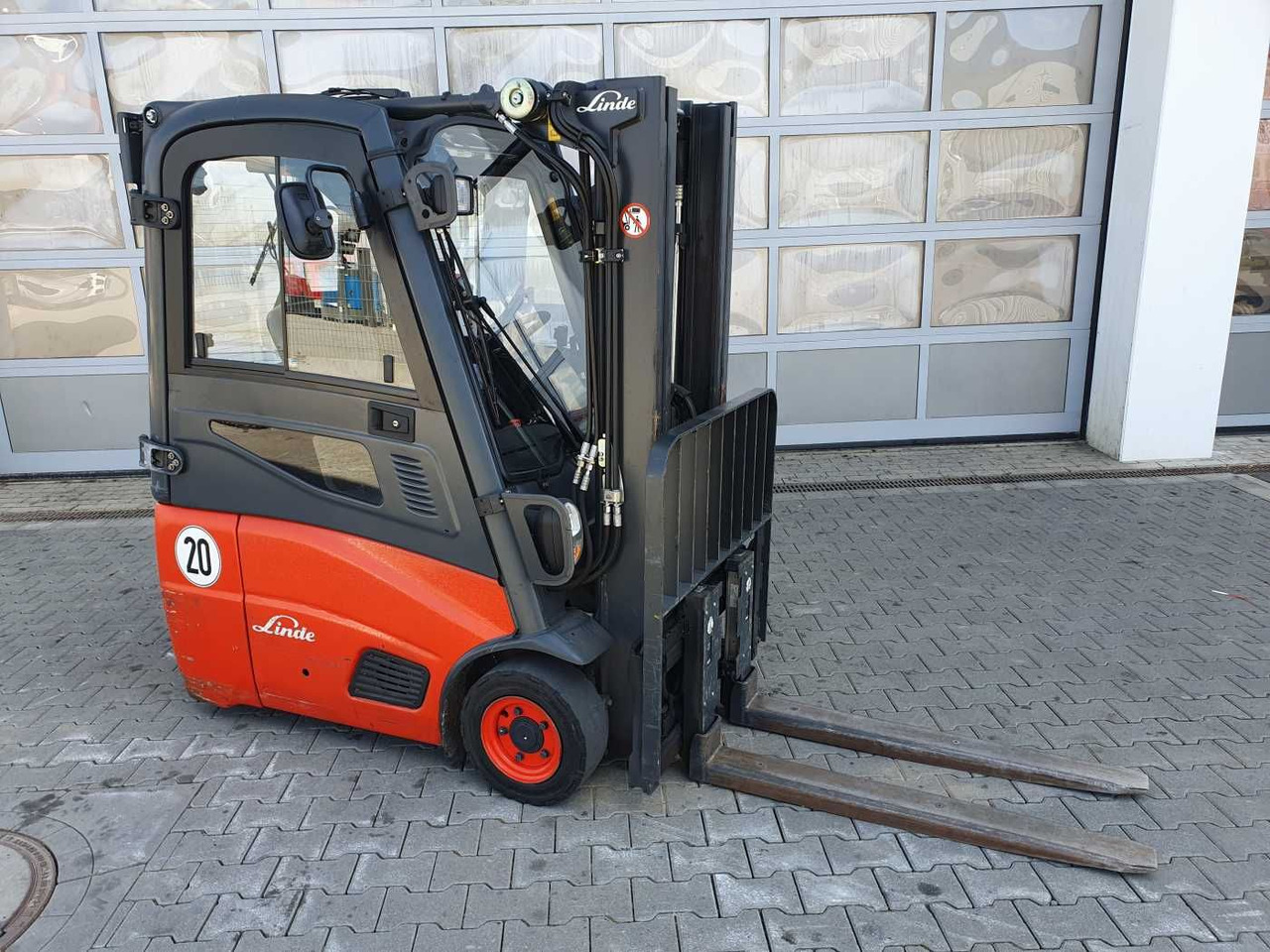 Linde E14 - 01 / Triplex: 4.00m! / SS / nur 3.405h! - Chariot élévateur électrique: photos 2 Linde E14 - 01 / Triplex: 4.00m! / SS / nur 3.405h! - Chariot élévateur électrique: photos 2