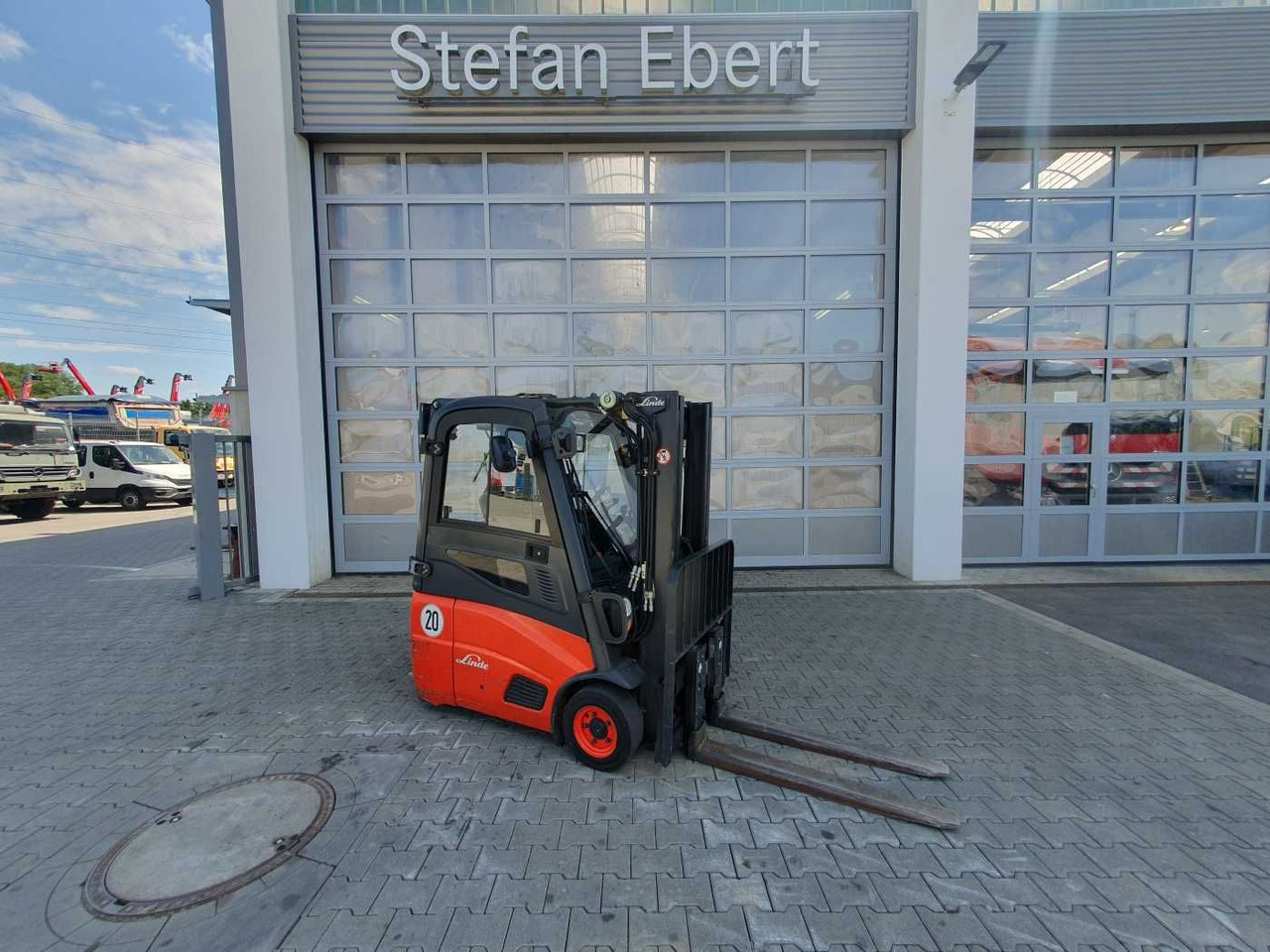 Linde E14 - 01 / Triplex: 4.00m! / SS / nur 3.405h! - Chariot élévateur électrique: photos 1 Linde E14 - 01 / Triplex: 4.00m! / SS / nur 3.405h! - Chariot élévateur électrique: photos 1