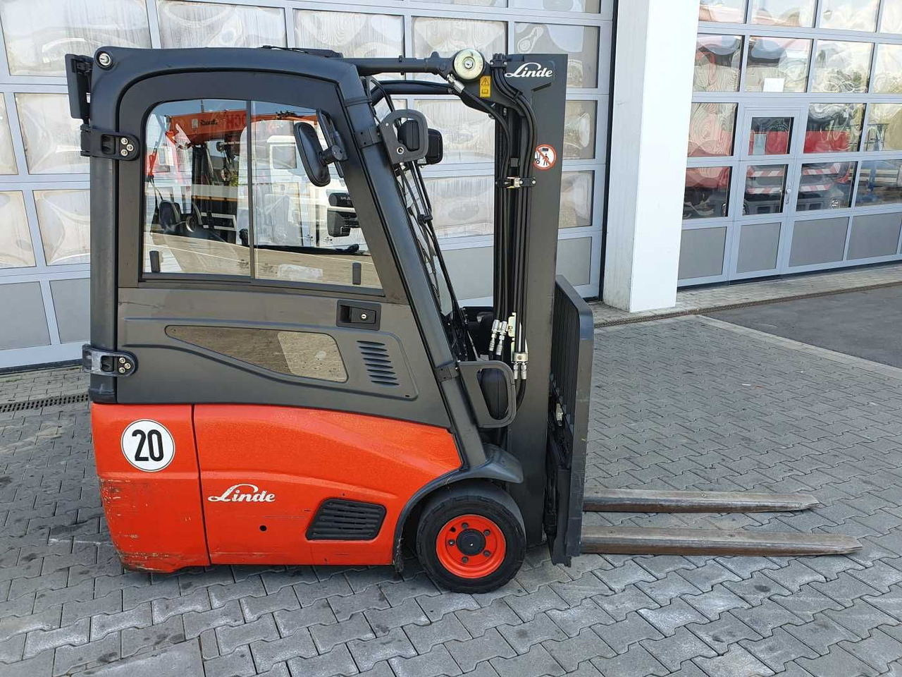 Linde E14 - 01 / Triplex: 4.00m! / SS / nur 3.405h! - Chariot élévateur électrique: photos 3 Linde E14 - 01 / Triplex: 4.00m! / SS / nur 3.405h! - Chariot élévateur électrique: photos 3