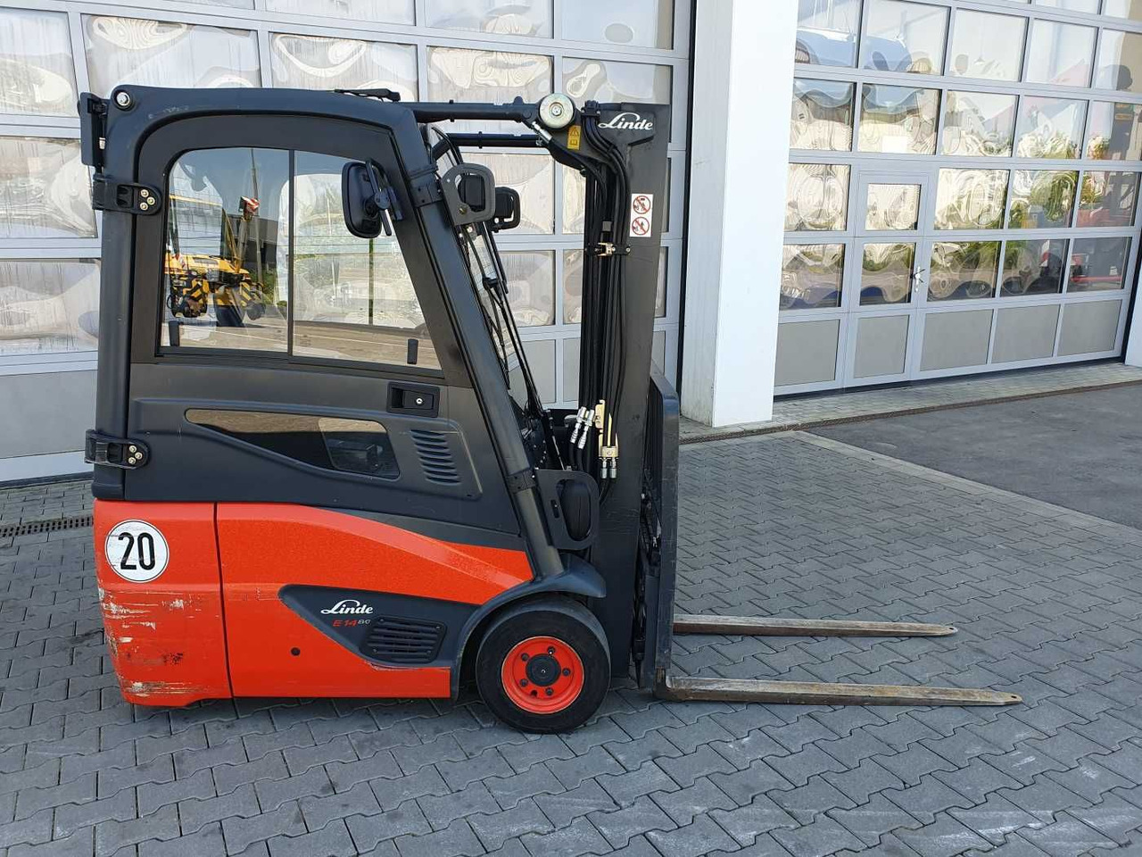 Linde E14 - 01 / Triplex: 4.10m! / SS / nur 2.899h! - Chariot élévateur électrique: photos 2 Linde E14 - 01 / Triplex: 4.10m! / SS / nur 2.899h! - Chariot élévateur électrique: photos 2